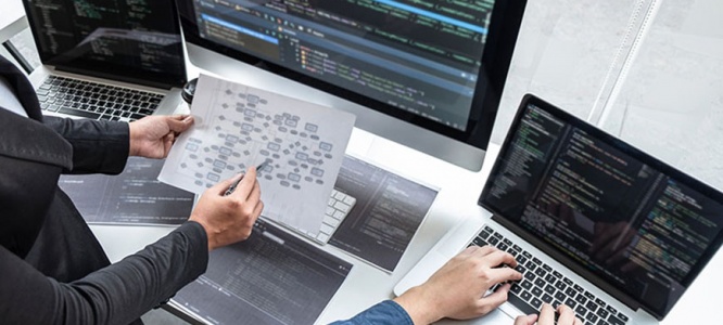 成都网站建设:以技术创新赋能智慧医疗,破解患者护理核心难题